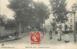 / CPA FRANCE 01 "Montluel, L'avenue De La Gare" - Montluel