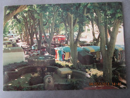 CP 13  Bouches Du Rhône  ROUSSET  - Le Marché Sur La Place Ombragée -  Le Bassin Et La Fontaine 1989 - Rousset