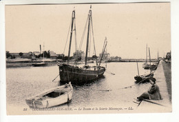 Courseulles Sur Mer - Le Bassin Et La Scierie Mécanique - Courseulles-sur-Mer