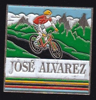 70371-Pin's. Monsieur Vélo Du Gers.Jose Alvarez.Cyclisme. - Cyclisme