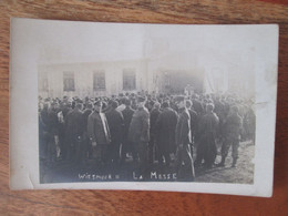 Carte Photo D Un Camp De Prisonniers Militaires Russes . La Messe - Wiesmoor