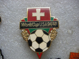 Pin's De La Coupe Du Monde De Football Aux USA En 94. Match Contre Le Pays SUISSE - Voetbal