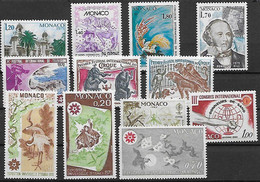 PETIT LOT - 12 Timbres - Collections, Lots & Séries