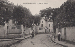 TF - 94 -  2  Cartes MANDRES - Rue De Brunoy Et L'église - Mandres Les Roses