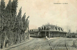 Tarascon * Vue Sur La Gare * Ligne Chemin De Fer Des Bouches Du Rhône - Tarascon