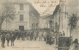 / CPA FRANCE 38 "Chatonnay, Place De L'église Et Grande Rue" - Châtonnay