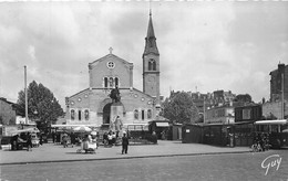 94-CHARENTON-LE-PONT- LA PLACE ET L'EGLISE - Charenton Le Pont