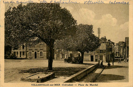 Villerville Sur Mer * La Place Du Marché * Automobile Ancienne De Marque ? - Villerville