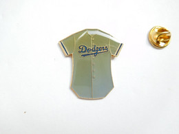 Beau Pin's , Baseball , Maillot Gris , Dodgers De Los Angeles - Baseball