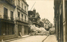 Tours * Carte Photo * Rue Des Halles , écroulement Tour Charlemagne ? , Café De La Renaissance * Commerce AUX COLONIES - Tours