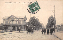 92-LEVALLOIS- L'ENTREE DE LA RUE VICTOR HUGO - Levallois Perret