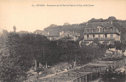 92-SEVRES-PANORAMA SUR LA RUE DU GUET ET LE PARC ST-CLOUD - Sevres