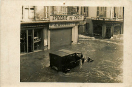 Caen * Carte Photo * Rue Carmes * Inondation Crue * Voiture Emportée Par Les Eaux * épicerie J. HOUGUET - Caen