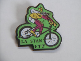 Pin's - Vélo VTT Bicyclette LA STAN - Pins Pin Badge Sport Cyclisme - Jeannot Lapin Sur Un Vélo Tout Terrain - Cyclisme
