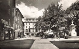 04 Barcelonnette Place Manel Traction Citroen Voture Automobile - Barcelonnette