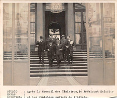 Photographie   Paris. Le Président Daladier, Les Ministres  Sortant De L'Elysée  (voir Scan Et Commentaires) - Identified Persons