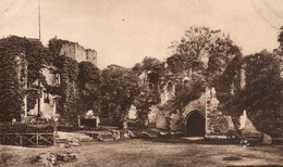 RAGLAN CASTLE - FOUNTAIN COURT - Monmouthshire