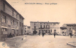 69 - RONTALON : Place Publique Et Hotel DERVIEUX En 1er Plan - CPA Village ( 1.150 Habitants ) - Rhône - Other Municipalities