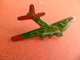 Pins Pin's Vert  Avion Aviation US - LP - DB 17 - Bombardier Fortress US - - Avions