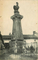 St Laurent De Céris * La Place Et Le Monument Aux Morts - Sonstige & Ohne Zuordnung