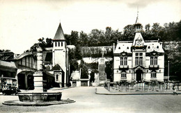 Chateau Thierry * Place De L'hôtel De Ville , Fontaine Et Château * Halle ? - Chateau Thierry