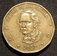 REPUBLIQUE DOMINICAINE - 1 PESO 2002 - "DUARTE" Sous Le Buste - KM 80.2 - Juan Pablo Duarte Y Diez - Dominicaine