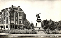 Lambersart - Le Monument Aux Morts - Place De La Victoire "fourgonnette" - Lambersart