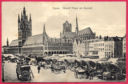 CPA Belgique Belgie YPRES Ieper - Grand' Place Un Samedi (Marché) ° Editeur Fl. Bartier - Ieper