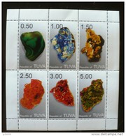 RUSSIE-URSS, Mineraux  Feuillet De 6 Valeurs Dentelées, Emis En  1997. MNH, Neuf Sans Charniere - Mineralien