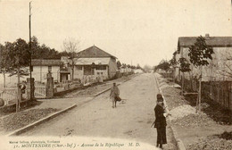 Montendre * Avenue De La République * Villageois - Montendre