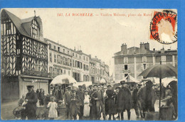 17 - Charente Maritime - La Rochelle - Vieilles Maisons, Place Du Marché (N4234) - La Rochelle