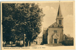 79 - Brioux Sur Boutonne : L' Eglise Et La Place - Brioux Sur Boutonne