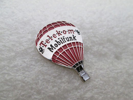 PIN'S    MONTGOLFIERE  TELEKOM   MOBILFUNK - Fesselballons