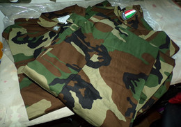 TENUE DE COMBAT CAMOUFLEE DE L'ARMEE ITALIENNE , TAILLE FRANCAISE 50 SOIT 100 CM POUR LE PANTALON ET TAILLE XXL POUR LA - Equipement