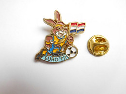 Beau Pin's , Football , Euro 92 , Championnat D'Europe De Football 1992 , UEFA , Danemark , Pays Bas - Fútbol