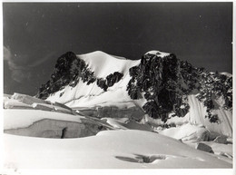 Photo Sommets Des Alpes Avec Crevasses Format 18/24 Tirage Argentique Années 50 - Places