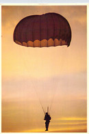 Soldat Parachutiste En Coucher De Soleil Depuis Un Transall C.160 Carte Grand Format 12.5x17.5 Segalen 84 - Fallschirmspringen