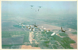 Largage De Soldats Parachutistes à 4 Avions Transall C.160 Carte Grand Format 12.5x17.5 Segalen 48 - Parachutespringen