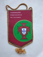Official Pennant Of The Portuguese Football Federation (small) - Altri & Non Classificati