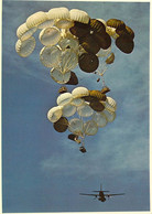 Largage De Matériel Militaire En Grappe De Parachutes Depuis Un Transall C.160 Carte Géante 21x15 Segalen 163 - Paracadutismo