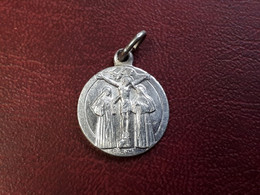 MEDAILLE RELIGIEUSE 15MM - Religion & Esotericism