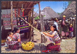 Guatemala < Tejedora De Santiago Atitlan .... > Ref.No 12  146x102mm - Guatemala