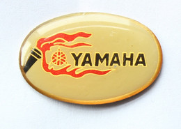 Pin's YAMAHA - Le Logo De La Marque - Torche Et Flamme - K070 - Motos