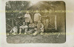 Carte Photo De La Cabane Abri De Boissin Du 85ème RI Dans Le Secteur 24 Sur Le Front Guerre 1914 - Personnages