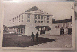 85 CHALLANS - Salle Des Fêtes Et Place Du Marché - Challans