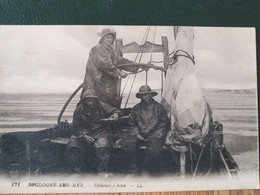 62 , Boulogne Sur Mer ,pêcheurs à Bord En 1918 - Boulogne Sur Mer