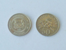 Vintage !!   1 Pc. Of Singapore 50 Cents Yellow Allamanda Flower Coin 1985-2012 (SC-102) - Singapour