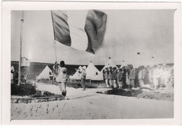 Photo Originale MAROC CASABLANCA Révolution Marocaine Campement Soldats Drapeau Français - Guerre, Militaire