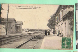 MAUZE SUR LE MIGNON * LA GARE DES CHEMINS DE FER * - Mauze Sur Le Mignon