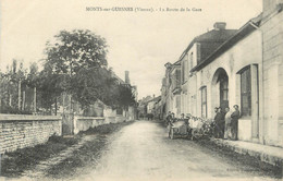 . CPA FRANCE 86 " Monts Sur Guesnes, Route De La Gare" - Monts Sur Guesnes